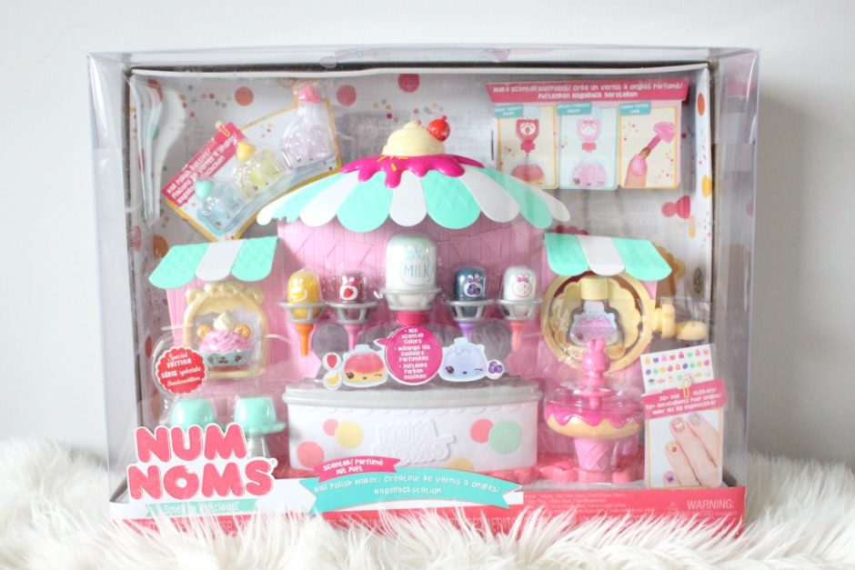 Num Noms Birthday Party Pack Palooza Series 4 2 Lights Toy Review