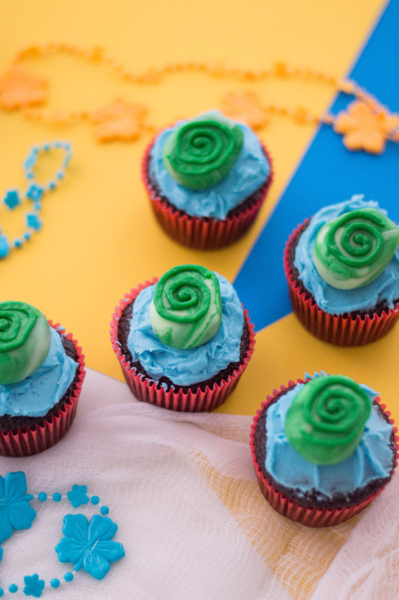 Super Easy Moana Inspired Cupcakes