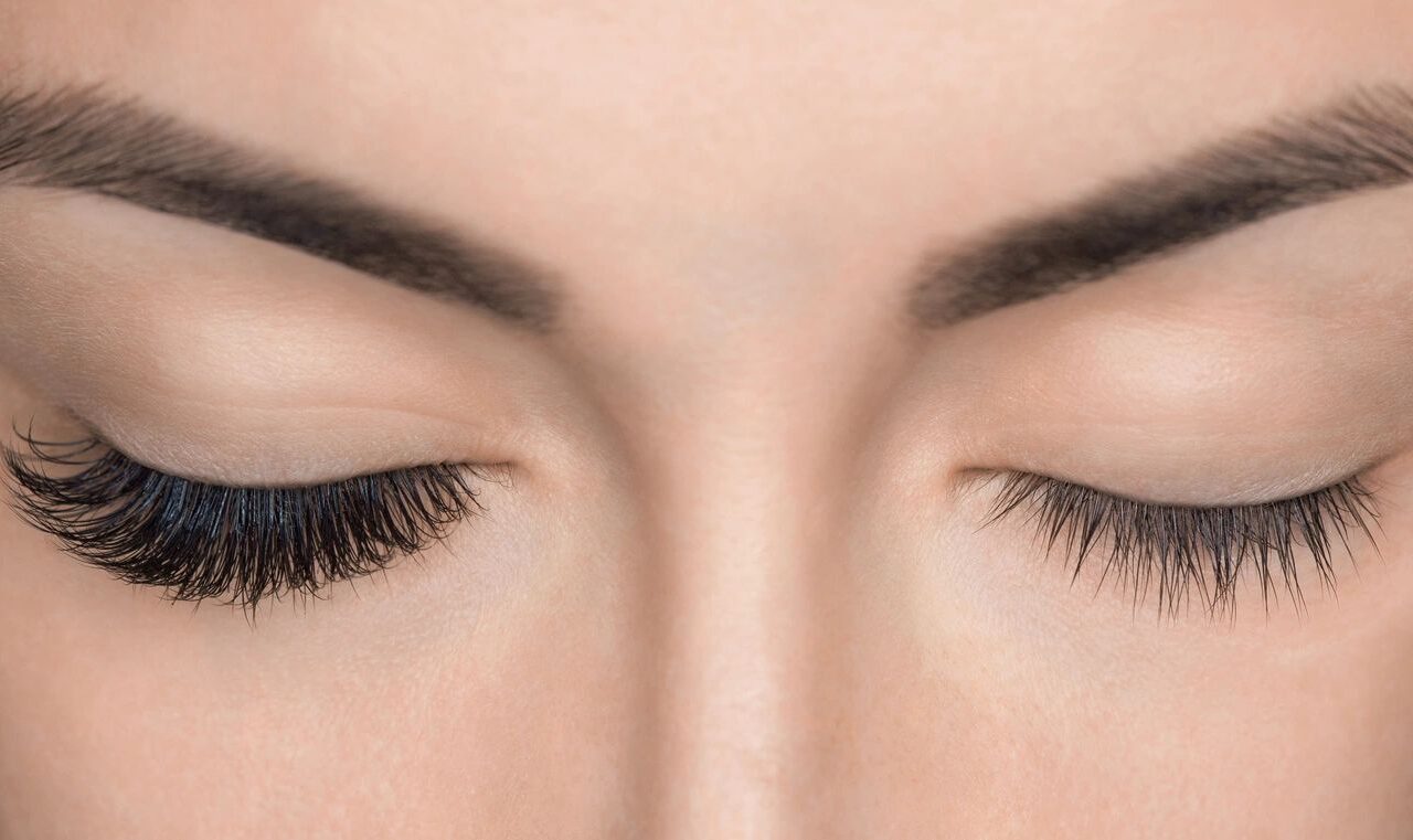 How to Achieve Salon-Quality Eyelash Extensions at Home Using a Starter Kit